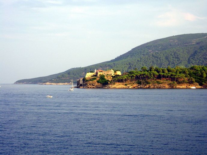 Capoliveri, vista del Forte Spagnolo all'imbocco del golfo di Porto Azzurro (Isola d'Elba)